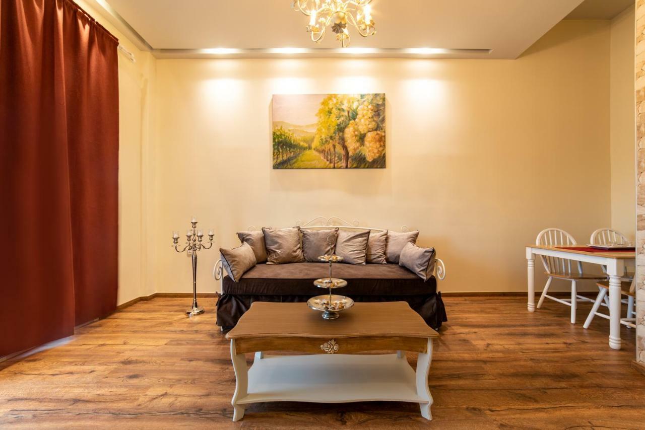 Oinoelia Luxury Suites&Residence Potos Exterior foto