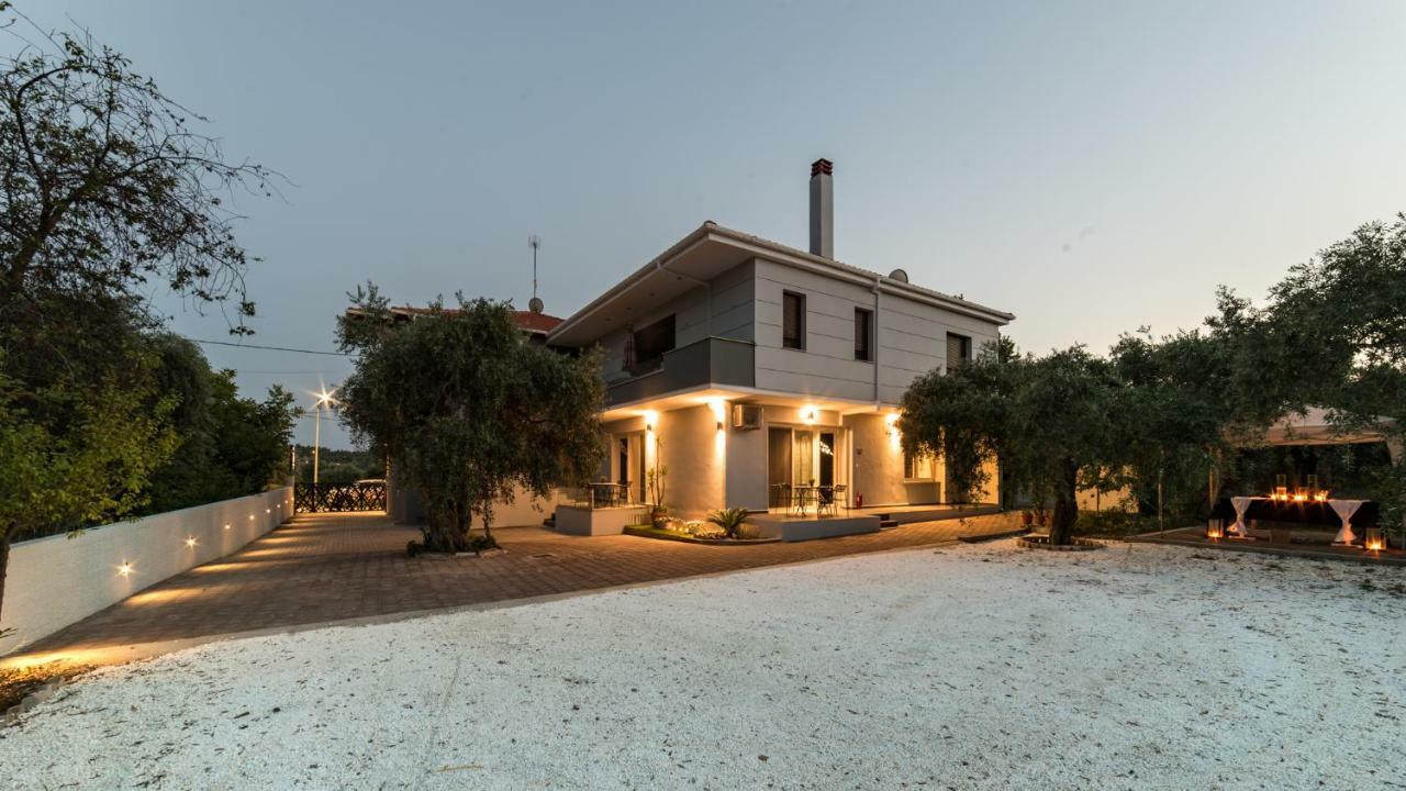 Oinoelia Luxury Suites&Residence Potos Exterior foto