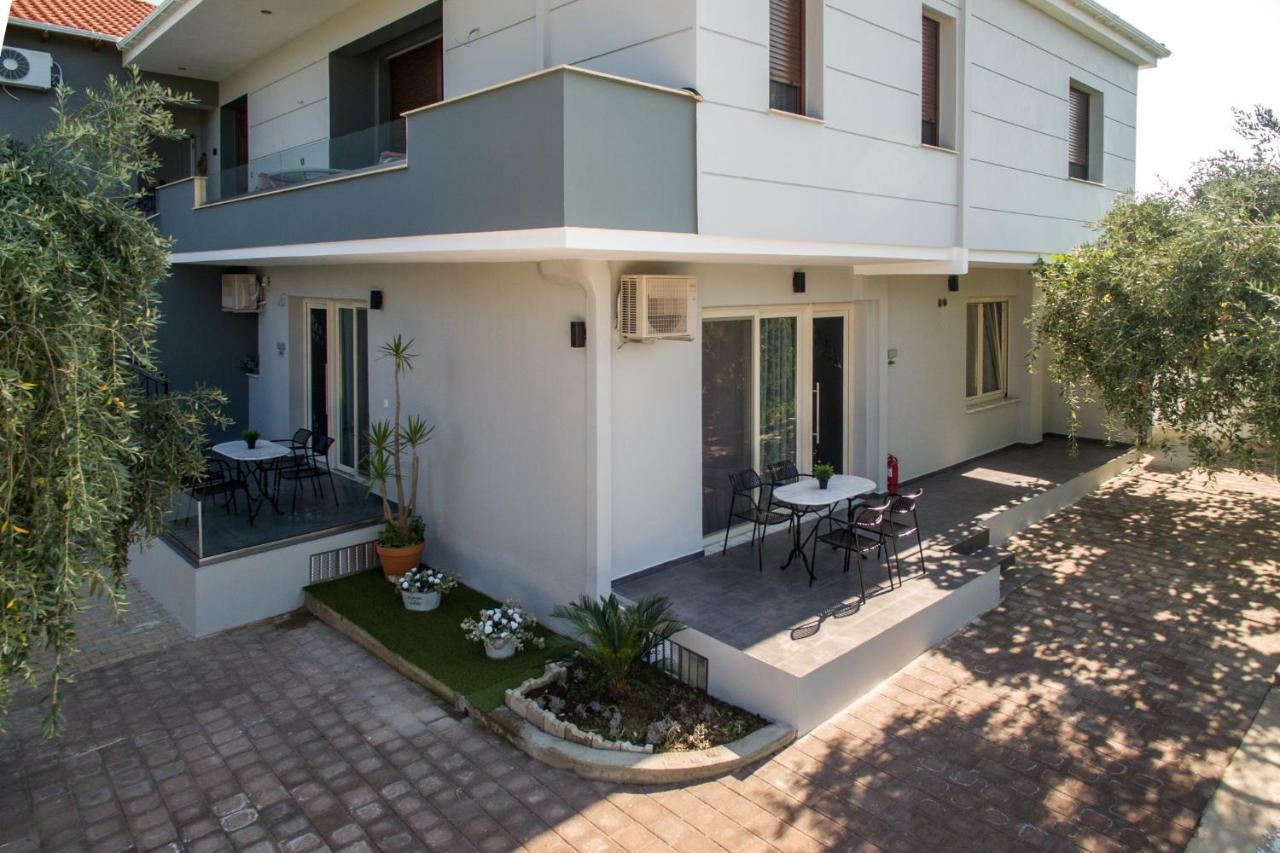 Oinoelia Luxury Suites&Residence Potos Exterior foto