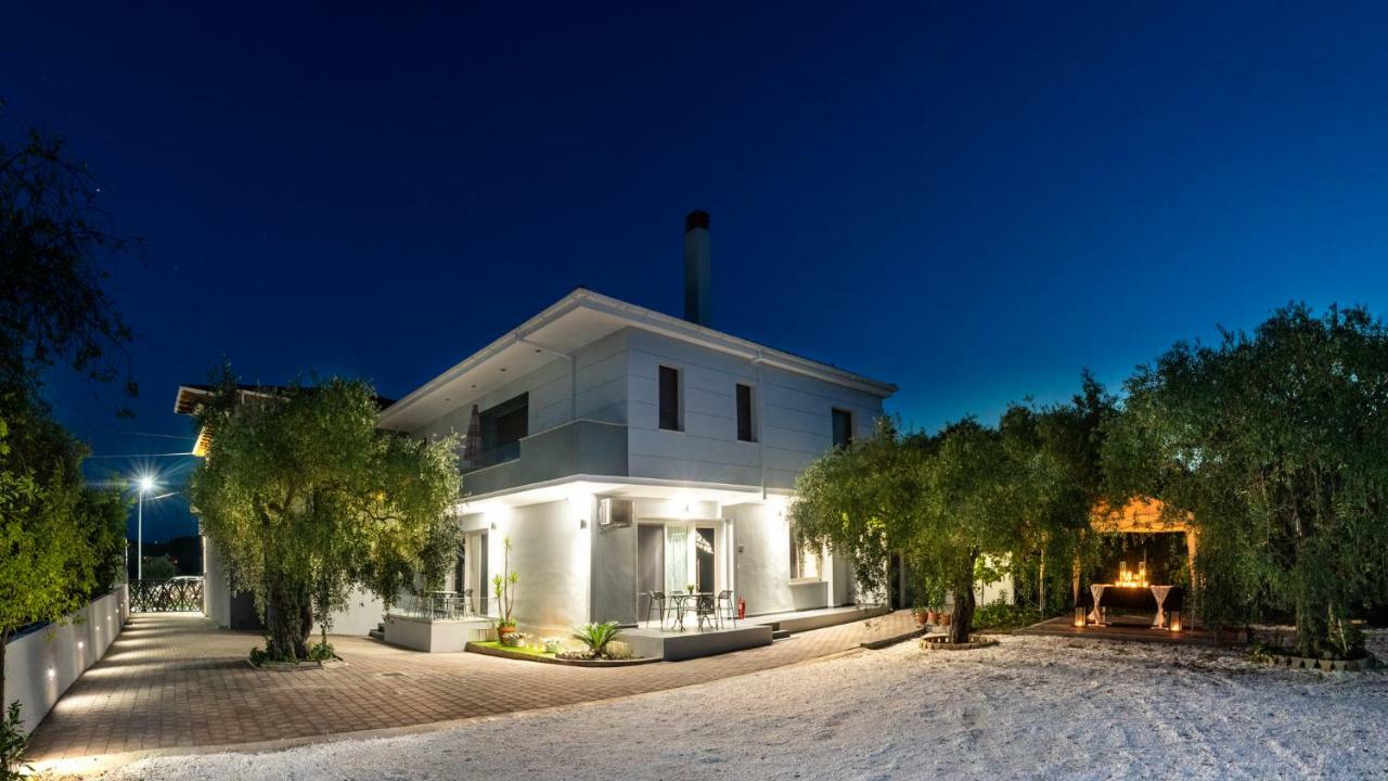 Oinoelia Luxury Suites&Residence Potos Exterior foto